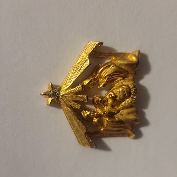 Source Unknown Jewelry - Sterling Gifts Christmas Manger Nativity Pin Gold Pllkated with Star